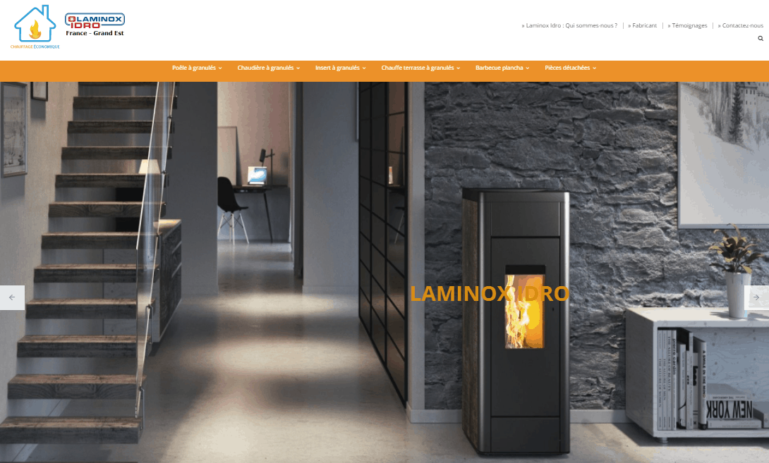 Site internet Besançon - référencement naturel SEO, poêle allumée dans un salon